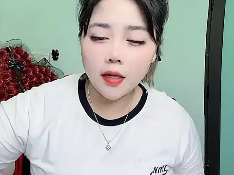 Lylu007 Adlı Modelin Canlı XXX Sohbeti