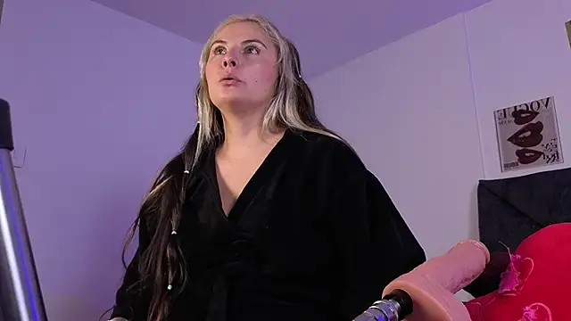 Emilia_Stone1777 即時 XXX 聊天