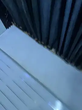 MOONHOT69_'s Webcam Show