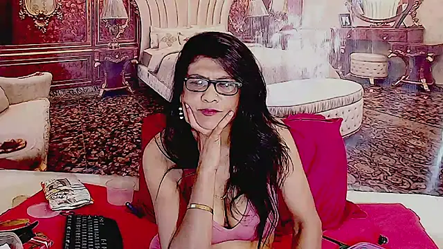 IndianAllure's Live XXX Chat