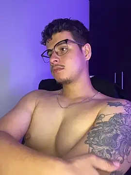 BjornSteel 即時 XXX 聊天