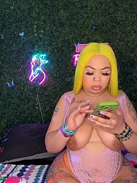 แชท XXX สดของ RenaThickAss