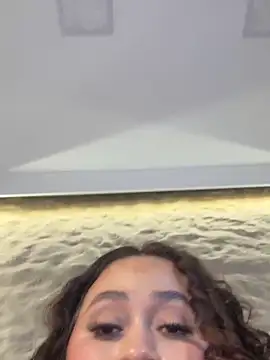 Isa__Blanc Chat XXX in diretta