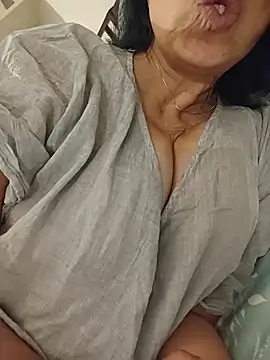 NakedMILFx: απευθείας συνομιλία ΧΧΧ