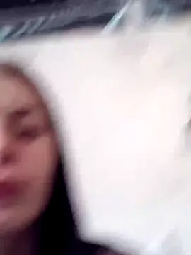 JhonSHelBy7LuNa élő XXX-chatje