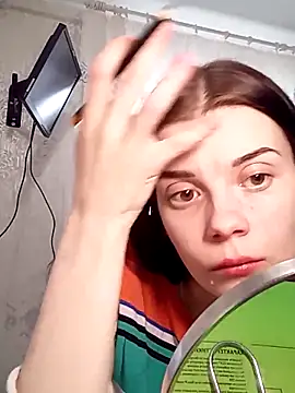 JhonSHelBy7LuNa Adlı Modelin Canlı XXX Sohbeti