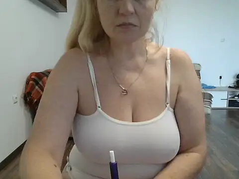 LanaFoxx live XXX chat