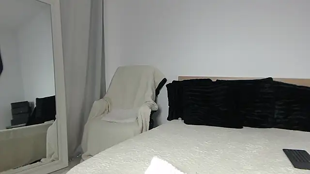 Layla23a: онлайн-секс-чат