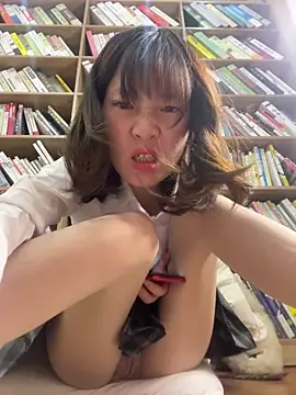 littleqiu: онлайн-секс-чат