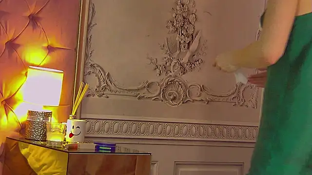 Pertunjukan Kamera Web MisshaNight