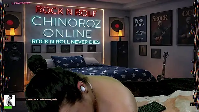 chino_roz Webcam show