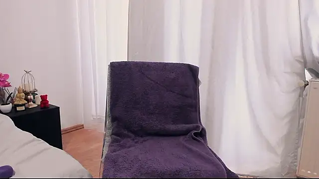 PreciousAillyn's Live XXX Chat