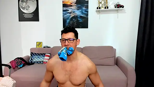 BrutusK08: онлайн-секс-чат