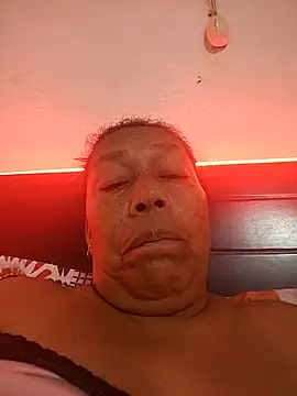 Ruby-Hot-Milf: διαδικτυακό σόου στην κάμερα