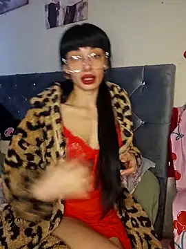 LucyMiaxのライブXXXチャット