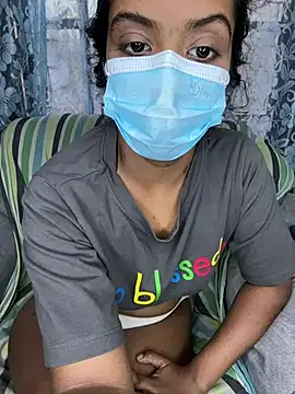 SukiyamaAsia live XXX chat