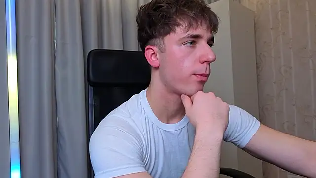 Živý XXX chat KellenWest