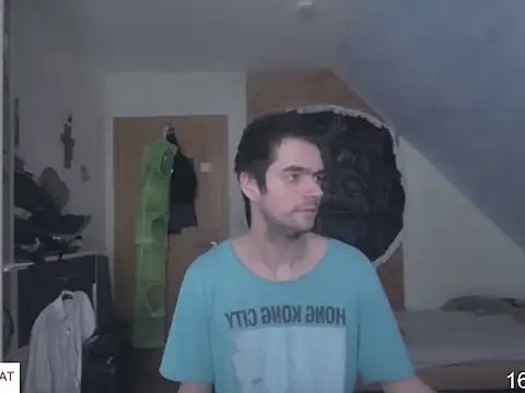 Chris23547 élő XXX-chatje