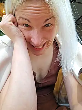 Sunny-SinのライブXXXチャット