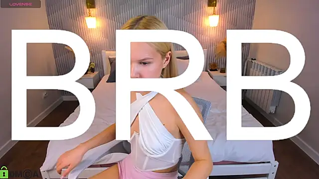 Ella-Ley live XXX chat