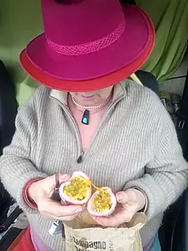 Hot-Muci Live XXX Chat