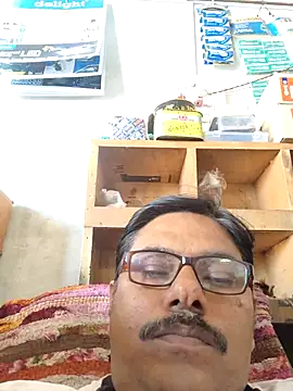 SrmotrsのライブXXXチャット