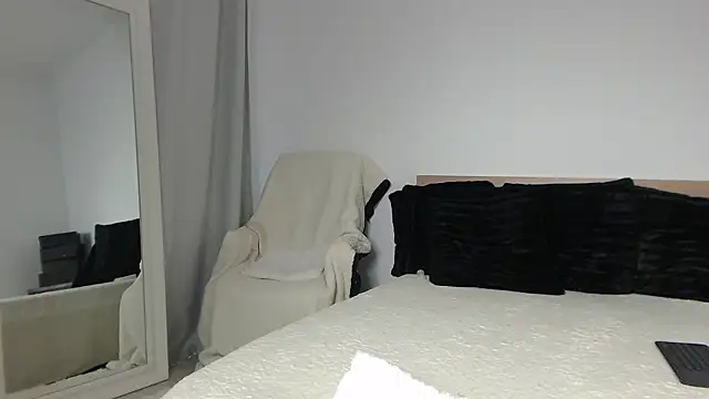 Chatroom XXX en direct de Layla23a