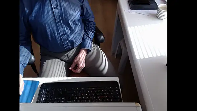 dutchpornking Chat XXX in diretta