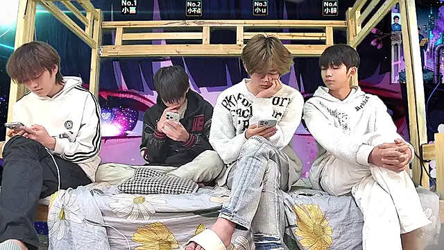 xiaohuangren01 Show Webcam