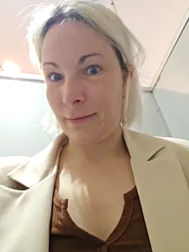 Sunny-Sin Live XXX-Chat