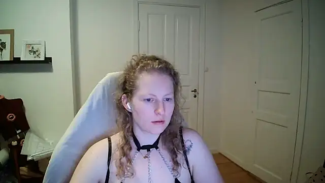 Czat XXX na żywo – Girlnina-1995