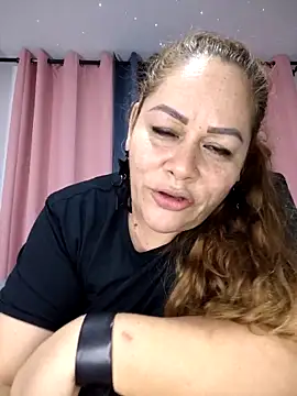 دردشة SluttyMilf79 الجنسية المباشرة