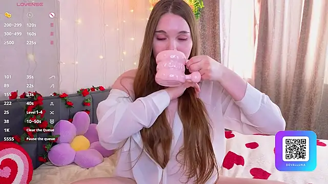 عرض كام ConstanceHelms