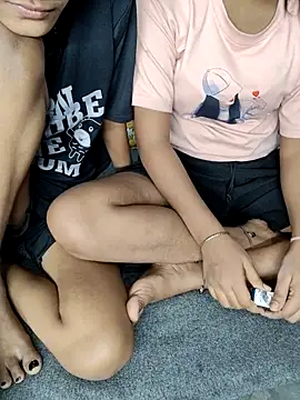 Lesbians_NO1's Live XXX Chat