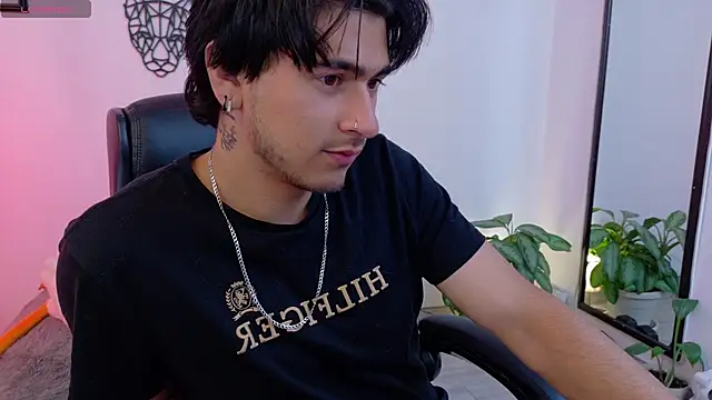 Chat +18 de Elian_savoy ao vivo