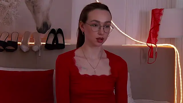 Emily_Simon Live XXX-Chat