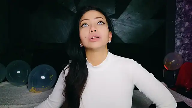 ElyaQuinn's Webcam Show