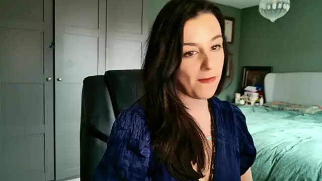 yourcassiexo Adlı Modelin Canlı XXX Sohbeti