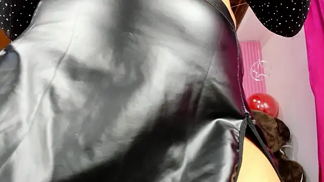 دردشة Mindy_19 الجنسية المباشرة