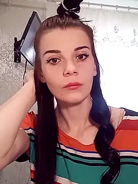 JhonSHelBy7LuNaのライブXXXチャット