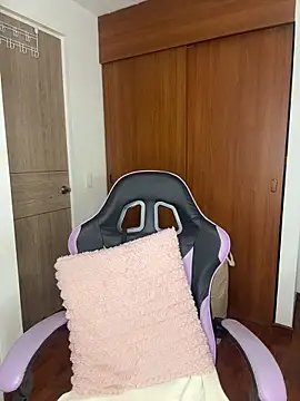 ArianaReynoldss' Live XXX Chat