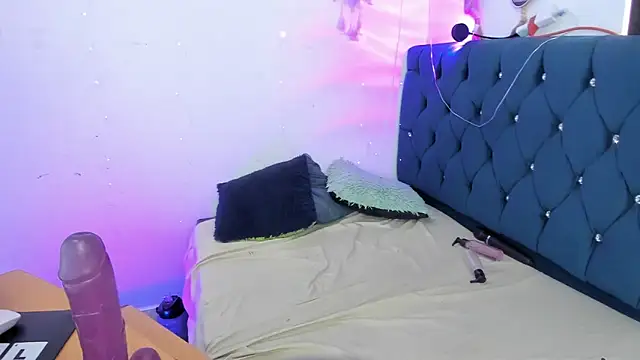 _1Noah_'s Live XXX Chat