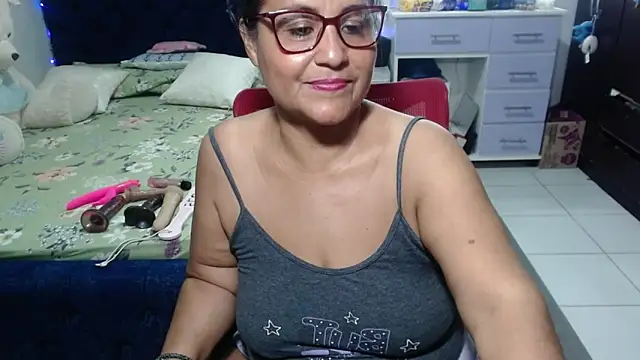 pervert_mommy_'s Live XXX Chat