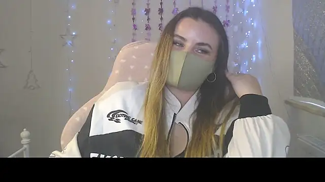 Avelina1 即時 XXX 聊天