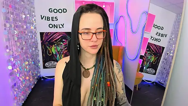 LisaFoxy_y 即時 XXX 聊天