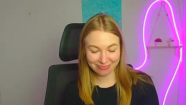 Dana_flowers élő XXX-chatje