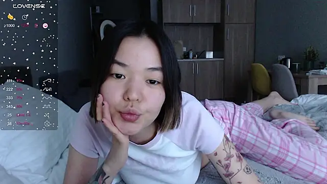 Chat +18 de niia_mur ao vivo