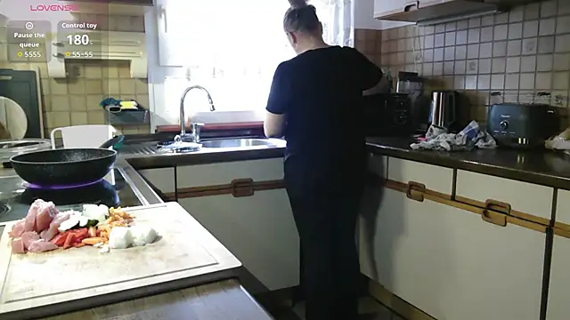 _Becca_und_Nimmersatt_ Adlı Modelin Canlı XXX Sohbeti