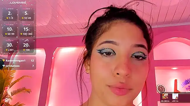 Holy_Lux Adlı Modelin Canlı XXX Sohbeti