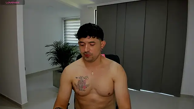 TroyeSavage webkamerás műsora